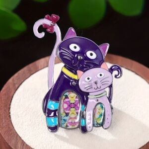 🆕️😻 PURPLE BOHEMIAN CALICO CATS PIN / BROOCH 😻
